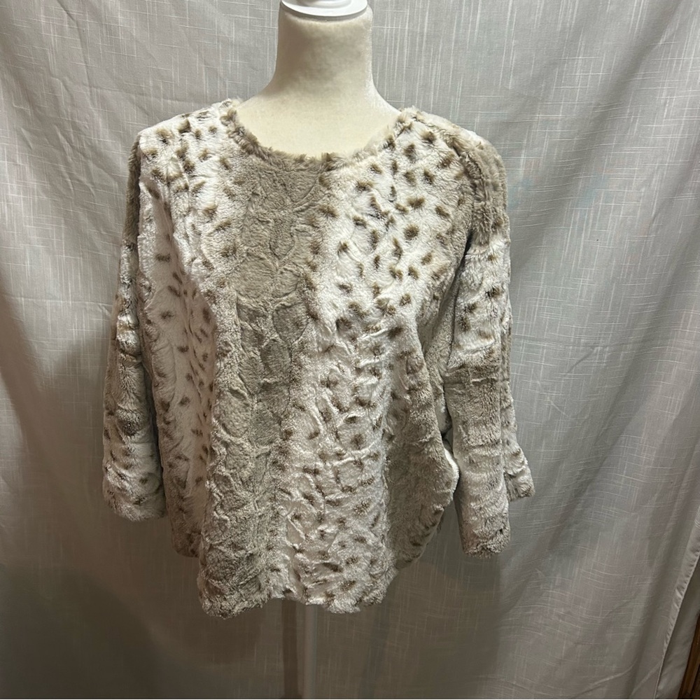 Birdie James sweater/top L